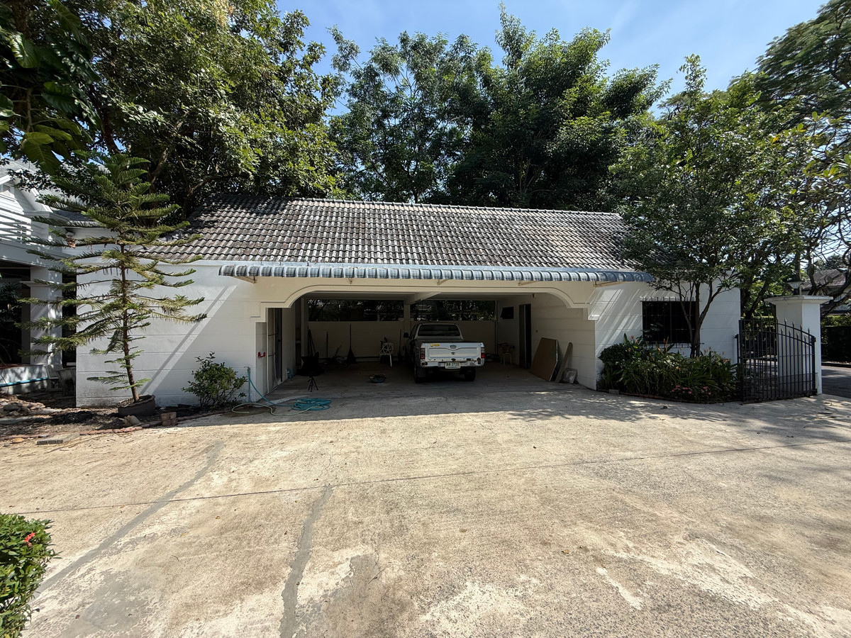 ให้เช่าบ้านนวมินทร์ รามอินทรา : ให้เช่า ที่ดิน200ตรว 3นอน3น้ำ พทใช้สอย600ตรม บ้านเดี่ยว 3 ชั้น  หมู่บ้านนวธานี เสรีไทย 59