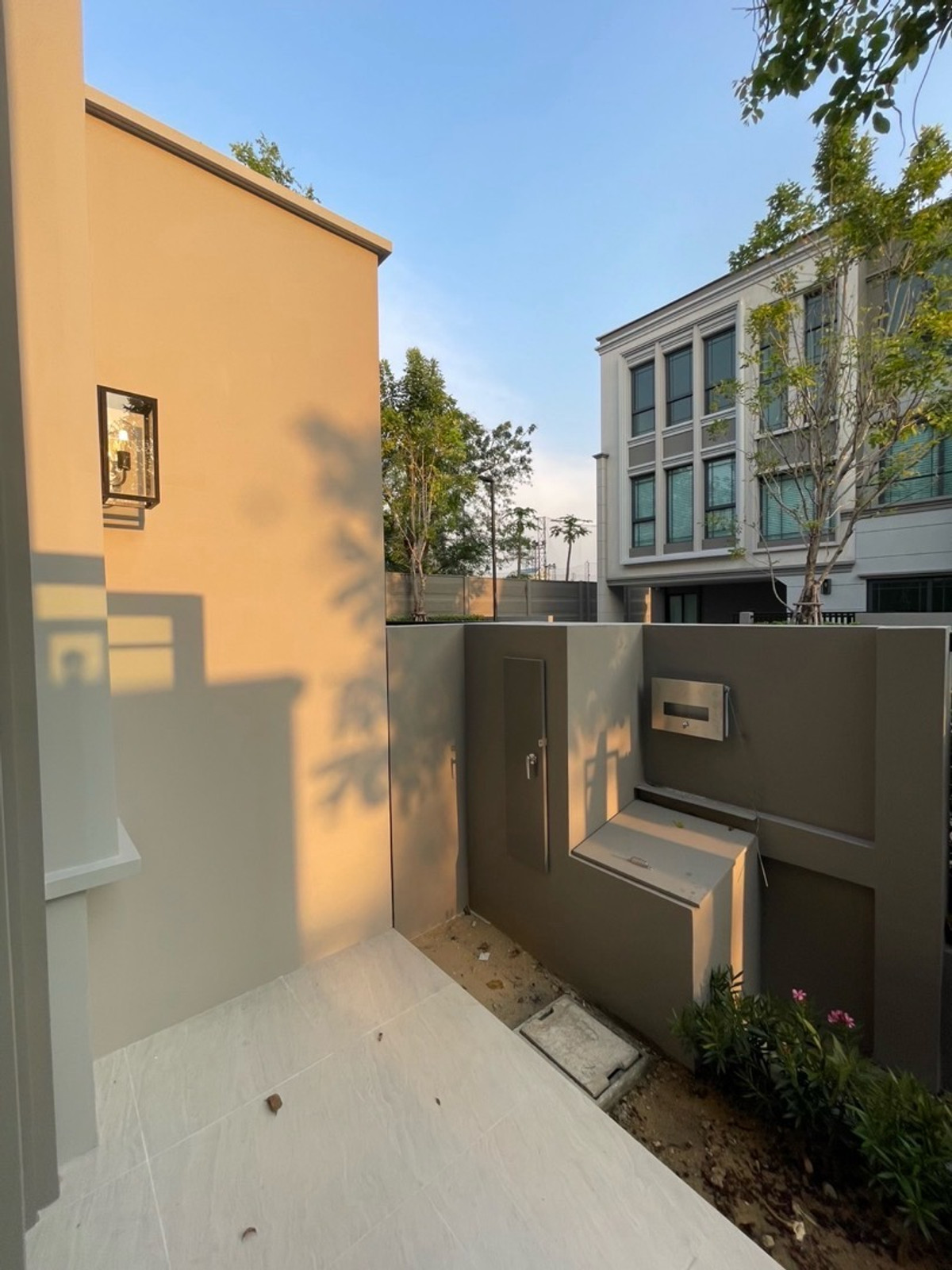 For RentTownhomeKasetsart, Ratchayothin : Single house for rent Baan Klang Muang Classe Ratchayothin (ClasseRatchayothin), new house, never lived in.