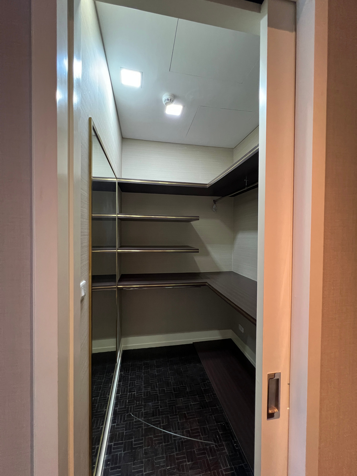 CondoSathorn, Narathiwat : 🏆✨ 4-Bedroom Penthouse at The Ritz-Carlton Residences Bangkok – 400,000 THB/month 🌆🔥