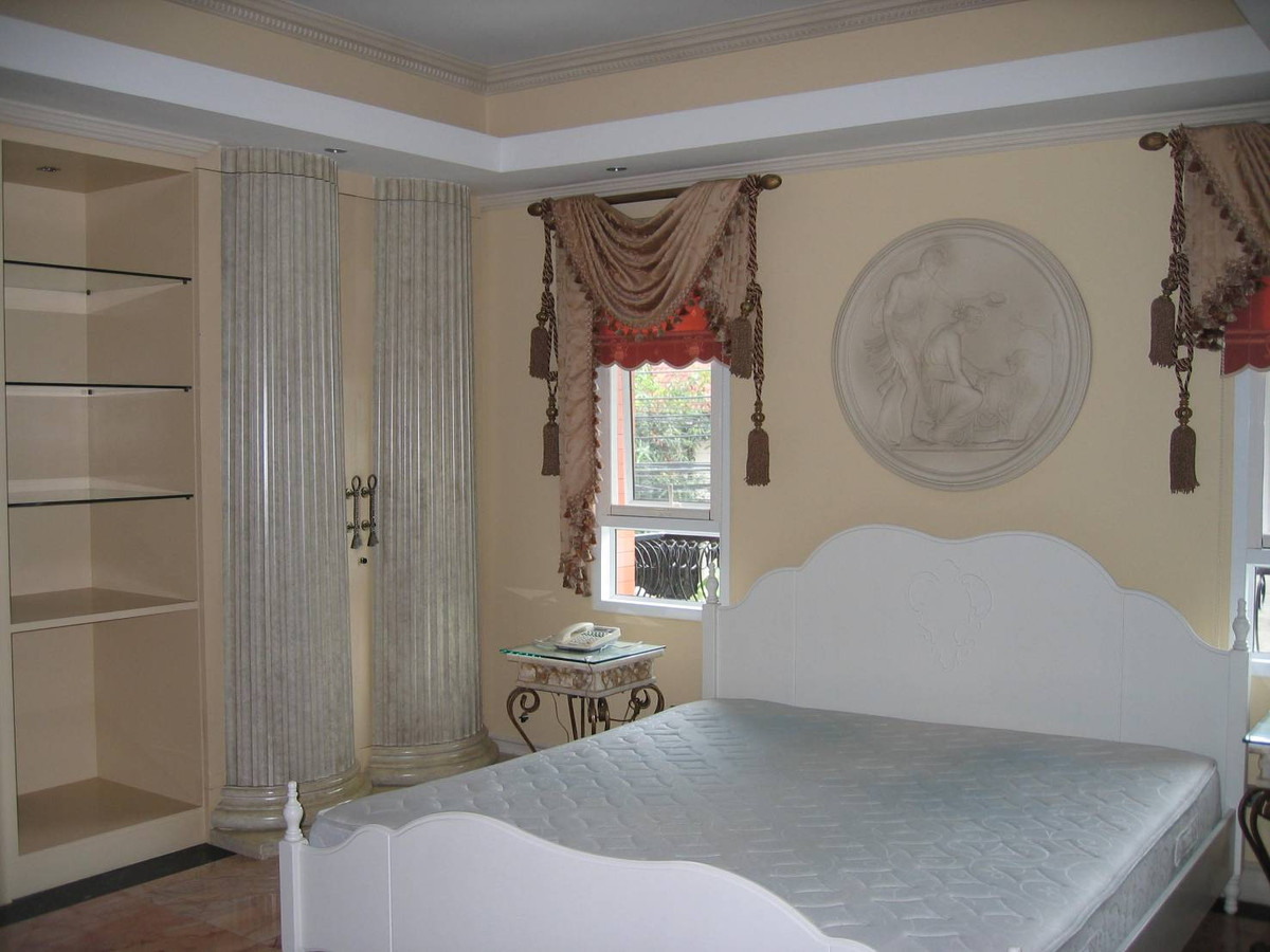 For RentHouseSukhumvit, Asoke, Thonglor : Single House With Pool For Rent Location Ekamai 180Sq.Wah 3Beds+Plus1 Beds 3Baths