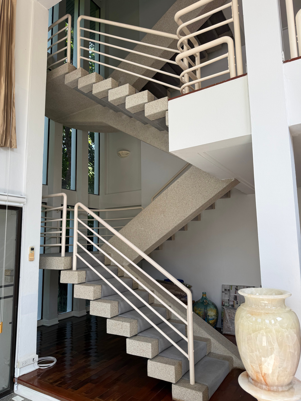 ให้เช่าบ้านนวมินทร์ รามอินทรา : ให้เช่า ที่ดิน200ตรว 3นอน3น้ำ พทใช้สอย600ตรม บ้านเดี่ยว 3 ชั้น  หมู่บ้านนวธานี เสรีไทย 59