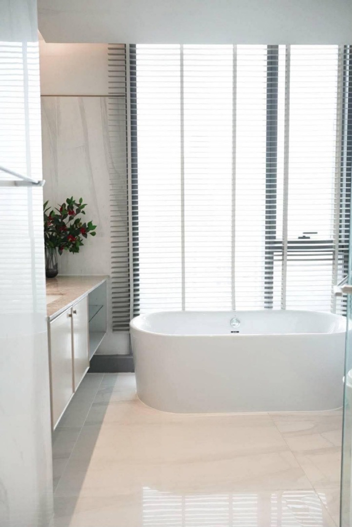 ให้เช่าคอนโดสุขุมวิท อโศก ทองหล่อ : ให้เช่าคอนโด Kraam สุขุมวิท 26 พร้อมเฟอร์ครบ ใจกลางเมือง