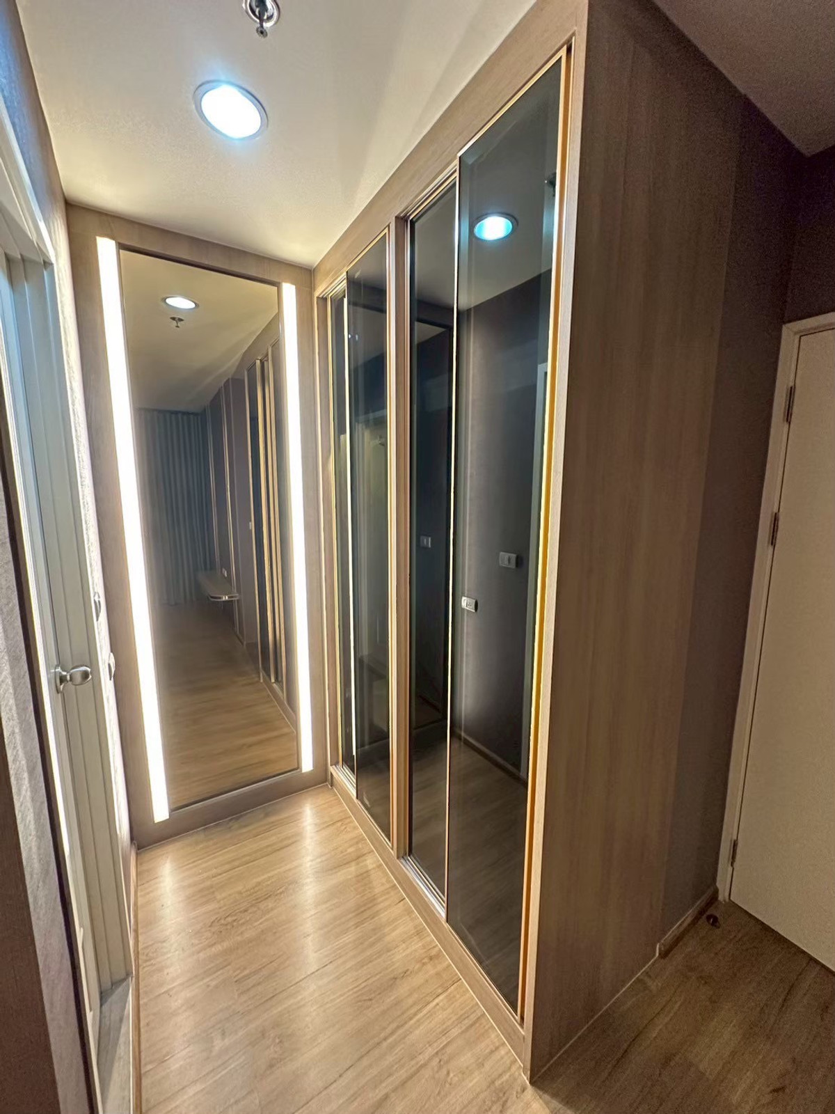 ขายคอนโดสาทร นราธิวาส : ขายคอนโด Fuse Chan Sathorn ราคา 5,900,000 บาท [MKs251207]