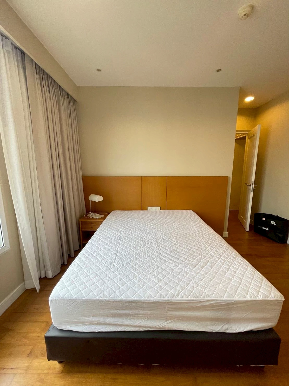 For RentCondoSukhumvit, Asoke, Thonglor : 3 bedrooms plus at Hampton Thonglor, Contact 062-496-6454