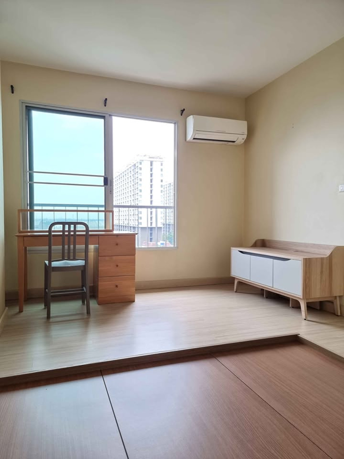 For RentCondoPattanakan, Srinakarin : K-6690 urgently! Parkland Srinakarin Condo, ready to move in, near Sikarin Hospital and BTS Sri Lasalle.