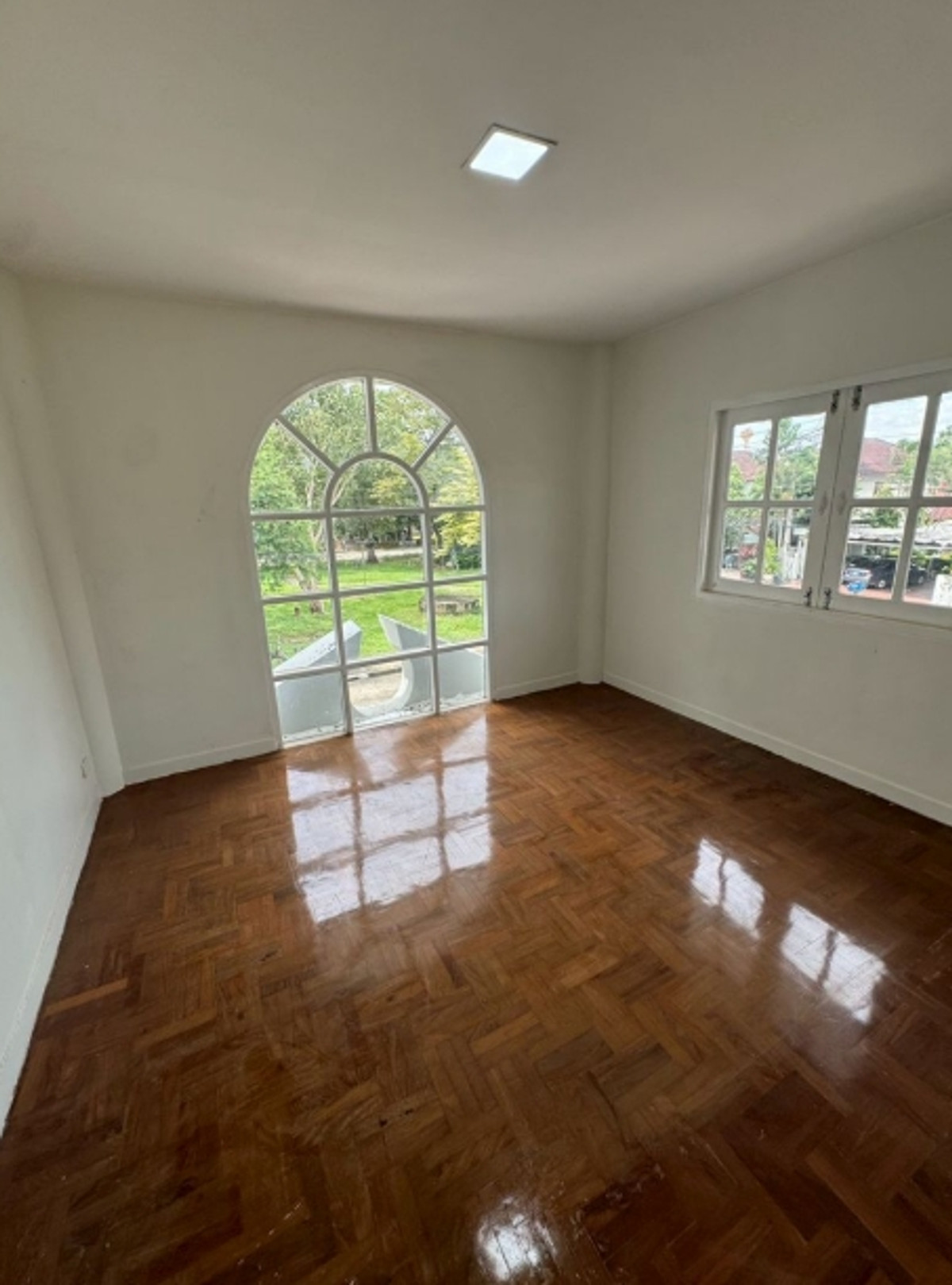 For SaleHouseNawamin, Ramindra : 2-story detached house for sale, Panya Lake Home Village, size 91 sq m., corner house, Main Road, Minburi, Nimitmai Road 28, opposite the park.