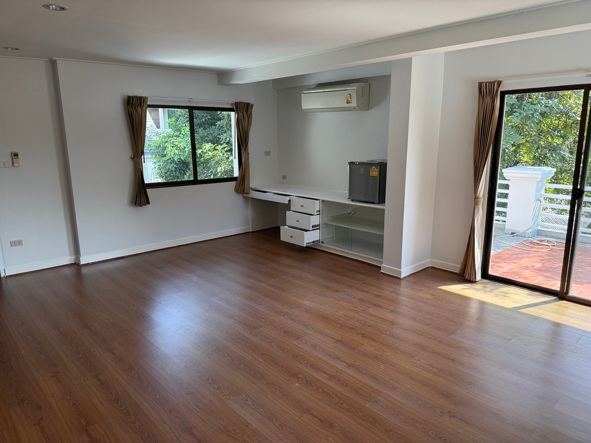 ให้เช่าบ้านนวมินทร์ รามอินทรา : ให้เช่า ที่ดิน200ตรว 3นอน3น้ำ พทใช้สอย600ตรม บ้านเดี่ยว 3 ชั้น  หมู่บ้านนวธานี เสรีไทย 59