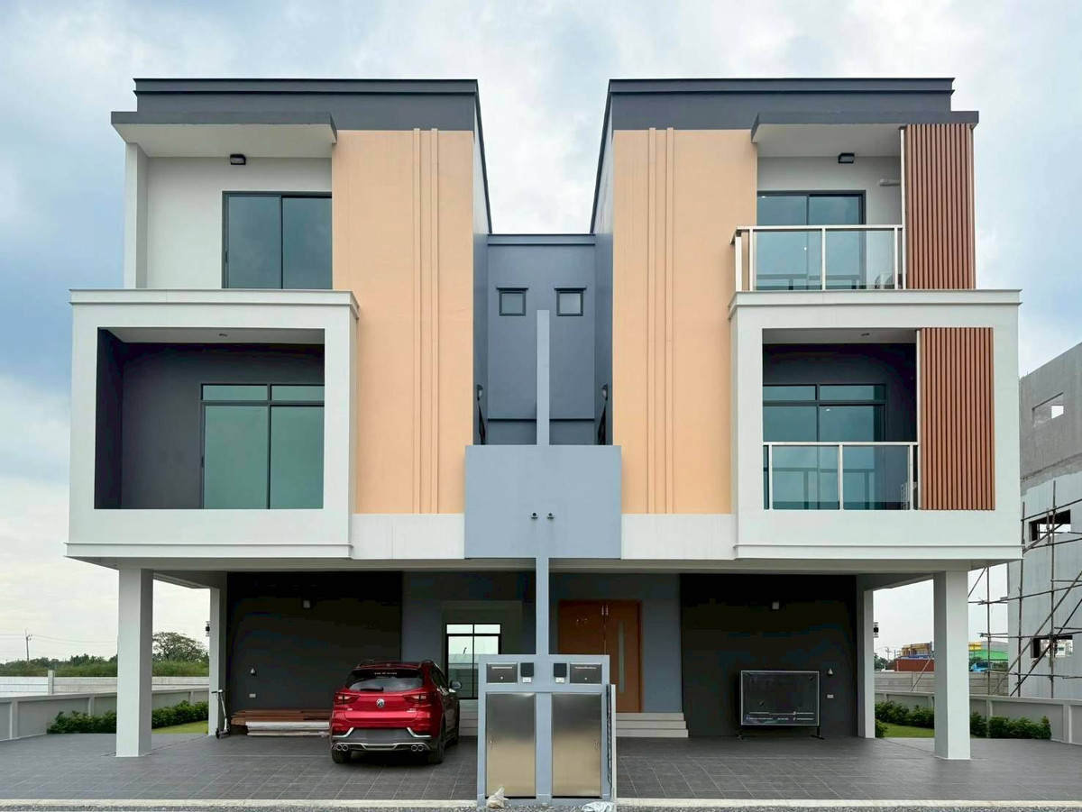 ขายโฮมออฟฟิศปทุมธานี รังสิต ธรรมศาสตร์ : 🏣โฮมออฟฟิศตัวจริง สำหรับคนทำธุรกิจจริง 📍 คลองหลวง เลียบมอเตอร์เวย์ ขาเข้ากรุงเทพฯ อาคารสำนักงาน 3 ชั้น ดีไซน์ทันสมัย เป็นส่วนตัวทุกยูนิต บ้าน + ที่ทำงาน + สำนักงาน ครบในที่เดียว จบทุกฟังก์ชันธุรกิจ 💎 เริ่มเพียง 9.59 ล้านบาท 🎁 ฟรี! รถไฟฟ้า BYD + ลิฟต์ส