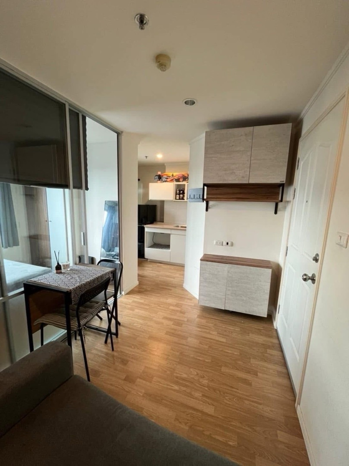 For RentCondoBangna, Bearing, Lasalle : For rent: Lumpini Ville Lasalle-Bearing. Room divided into sections.