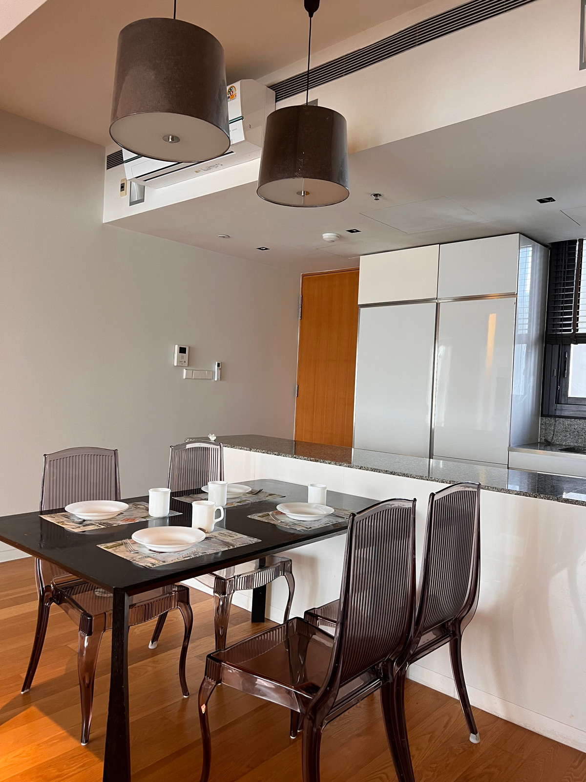 For SaleCondoSathorn, Narathiwat : ✨For sale with tenant, condo in Sathorn area at The Met, 2 bedrooms, fully furnished. There is a high floor balcony with a beautiful view. Near Lumpini Park, near BTS Chong Nonsi, MRT Lumpini, suitable for investors.