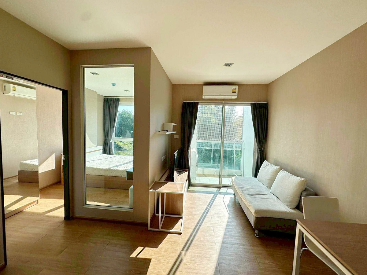 For RentCondoChiang Mai : Condo in the middle of the city For rent 12,000 baht per month, near Chet Yot Plaza No.2C144.