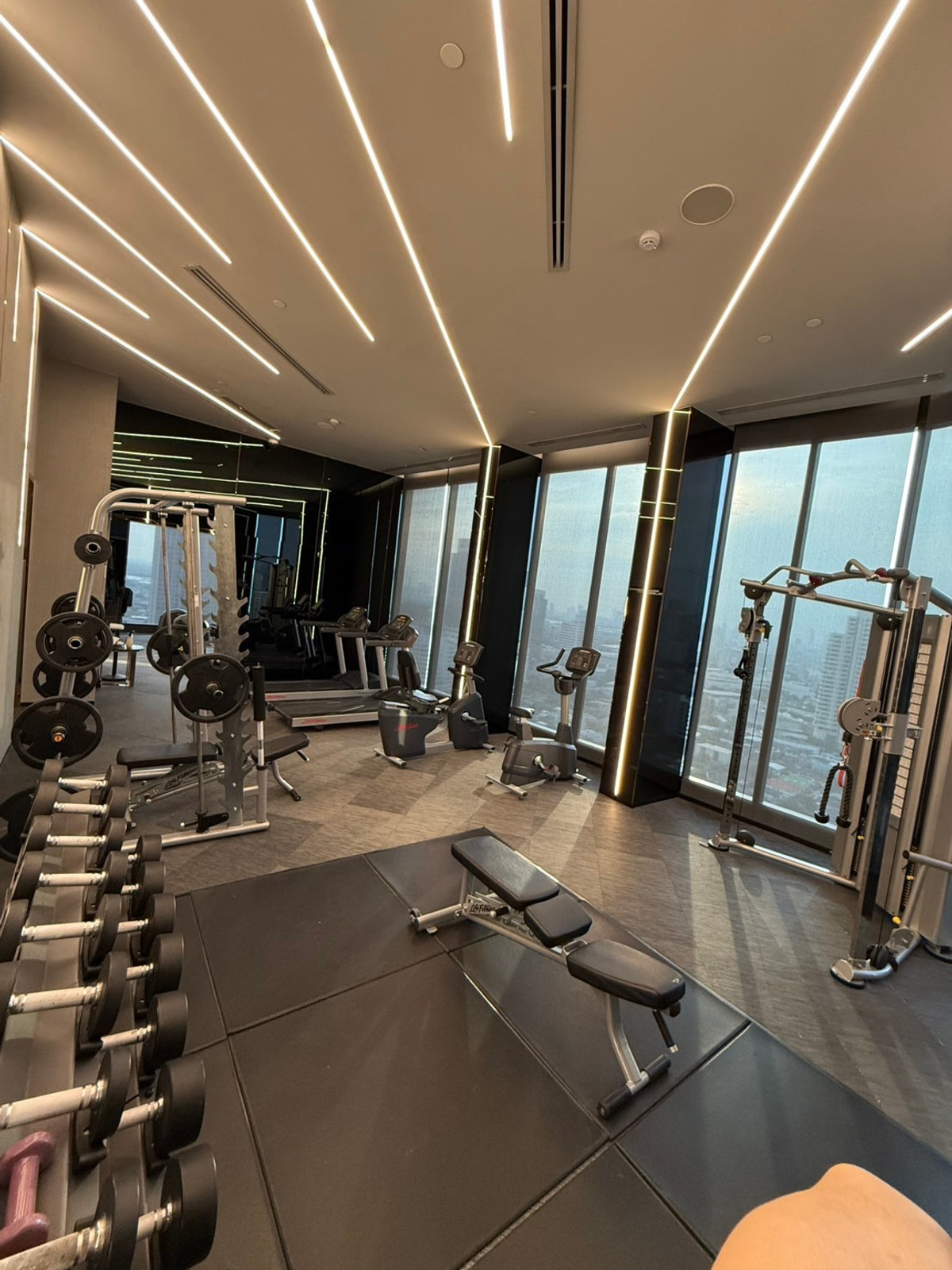 ให้เช่าคอนโดสุขุมวิท อโศก ทองหล่อ : 🔥ให้เช่าด่วน 🔥Ideo Q Sukhumvit 36 ห้องสภาพใหม่ใจกลางทองหล่อ  วิวโล่ง มีอ่างแช่น้ำ เฟอร์นิเจอร์ครบ พร้อมเข้าอยู่ ❗