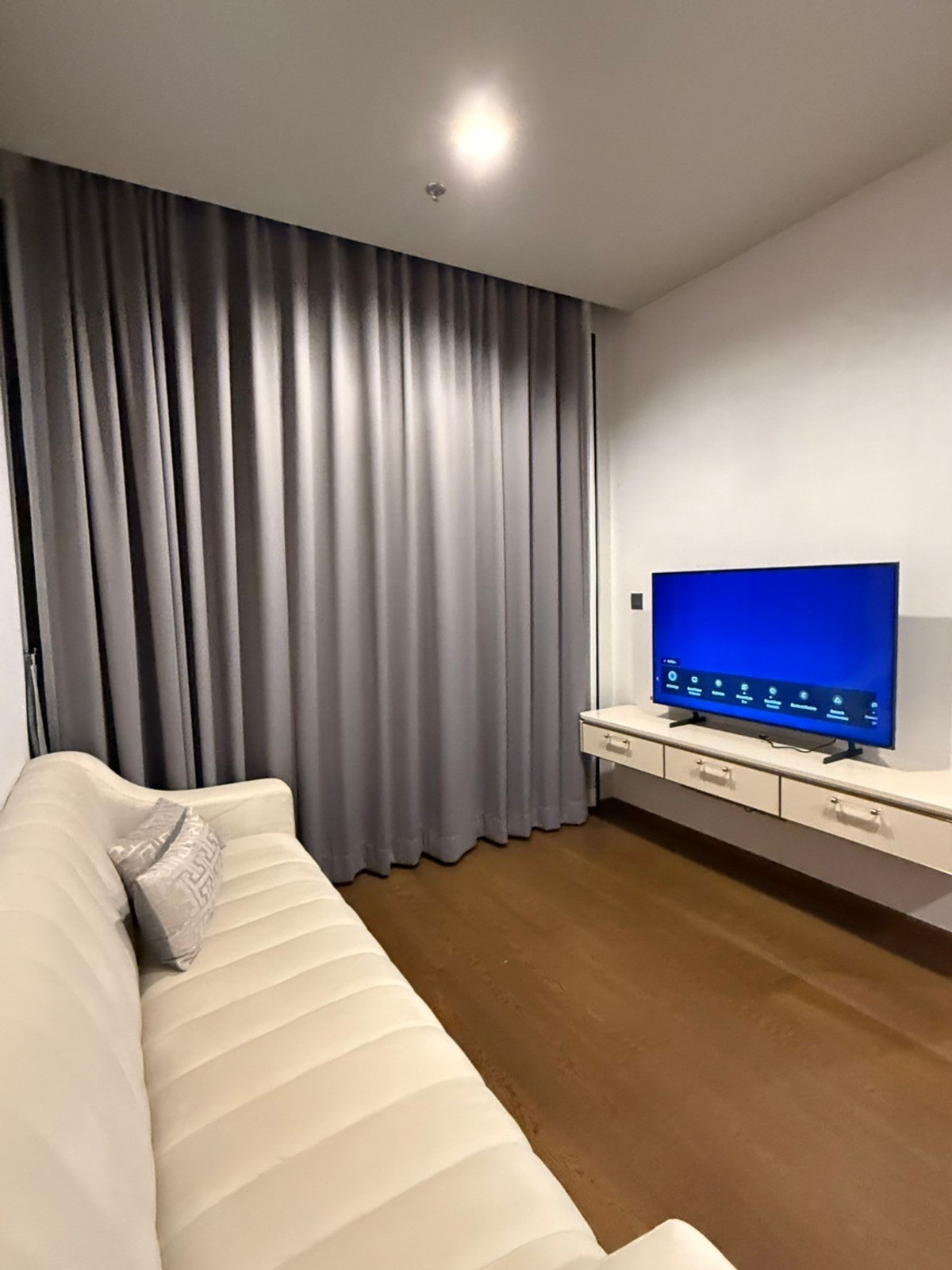 For RentCondoSukhumvit, Asoke, Thonglor : 🔥For Rent Now! 🔥 Ideo Q Sukhumvit 36, brand new unit in the heart of Thonglor. Unobstructed view, bathtub, fully furnished, ready to move in❗