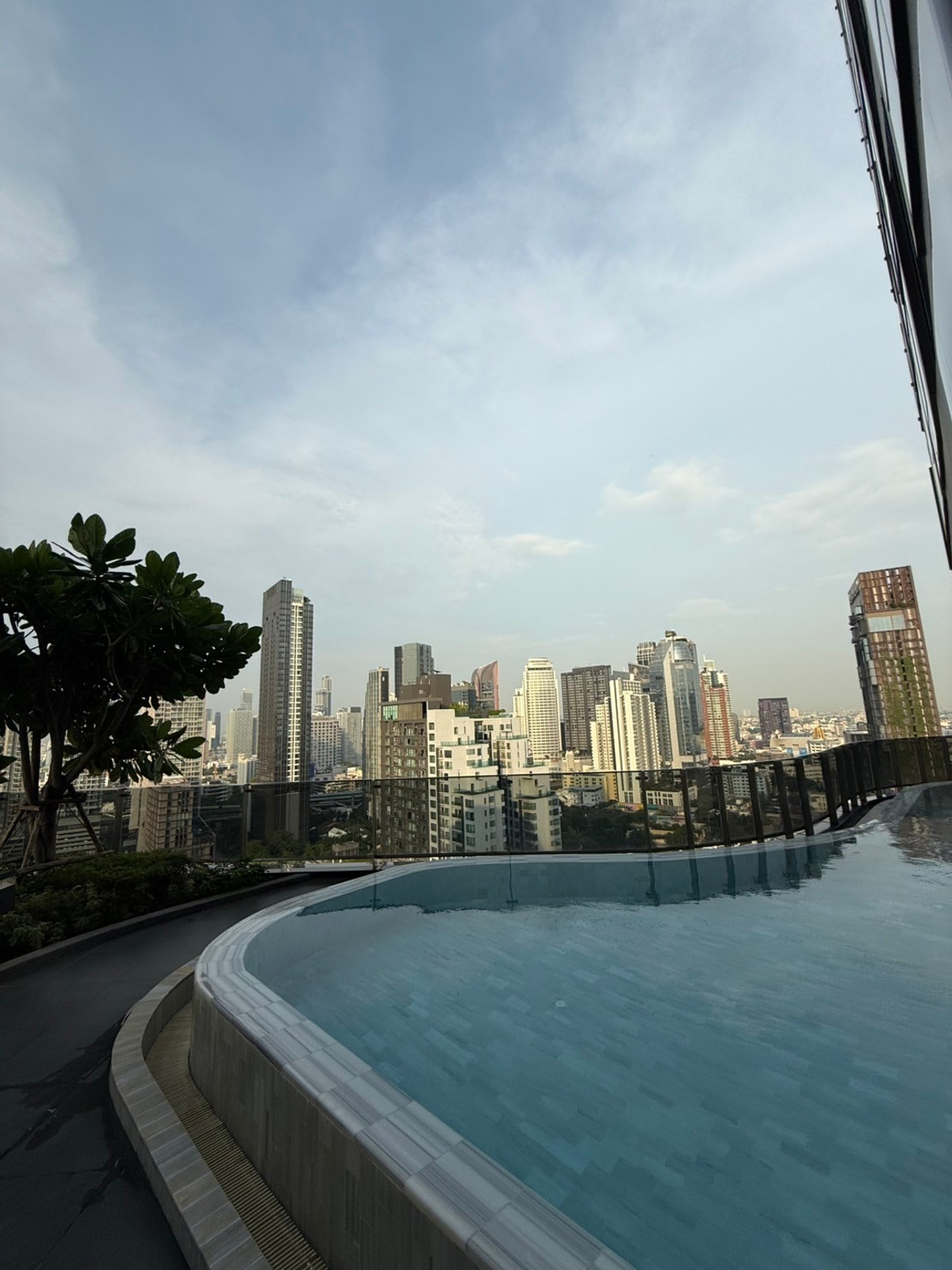 ให้เช่าคอนโดสุขุมวิท อโศก ทองหล่อ : 🔥ให้เช่าด่วน 🔥Ideo Q Sukhumvit 36 ห้องสภาพใหม่ใจกลางทองหล่อ  วิวโล่ง มีอ่างแช่น้ำ เฟอร์นิเจอร์ครบ พร้อมเข้าอยู่ ❗