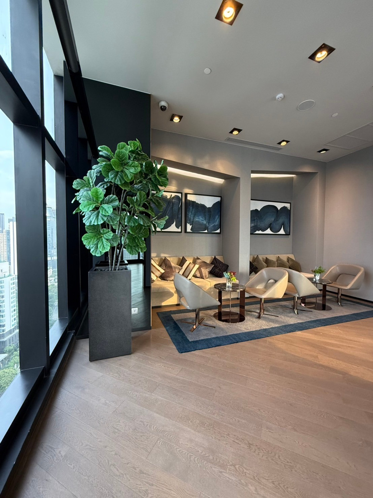 ให้เช่าคอนโดสุขุมวิท อโศก ทองหล่อ : 🔥ให้เช่าด่วน 🔥Ideo Q Sukhumvit 36 ห้องสภาพใหม่ใจกลางทองหล่อ  วิวโล่ง มีอ่างแช่น้ำ เฟอร์นิเจอร์ครบ พร้อมเข้าอยู่ ❗