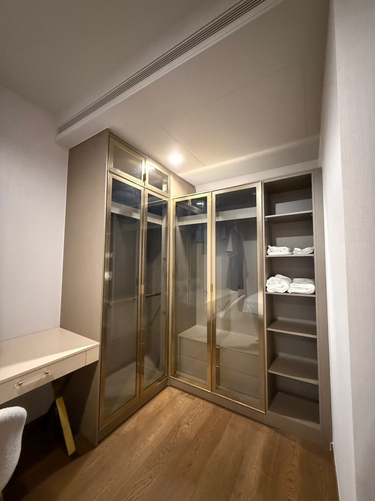 ให้เช่าคอนโดสุขุมวิท อโศก ทองหล่อ : 🔥ให้เช่าด่วน 🔥Ideo Q Sukhumvit 36 ห้องสภาพใหม่ใจกลางทองหล่อ  วิวโล่ง มีอ่างแช่น้ำ เฟอร์นิเจอร์ครบ พร้อมเข้าอยู่ ❗