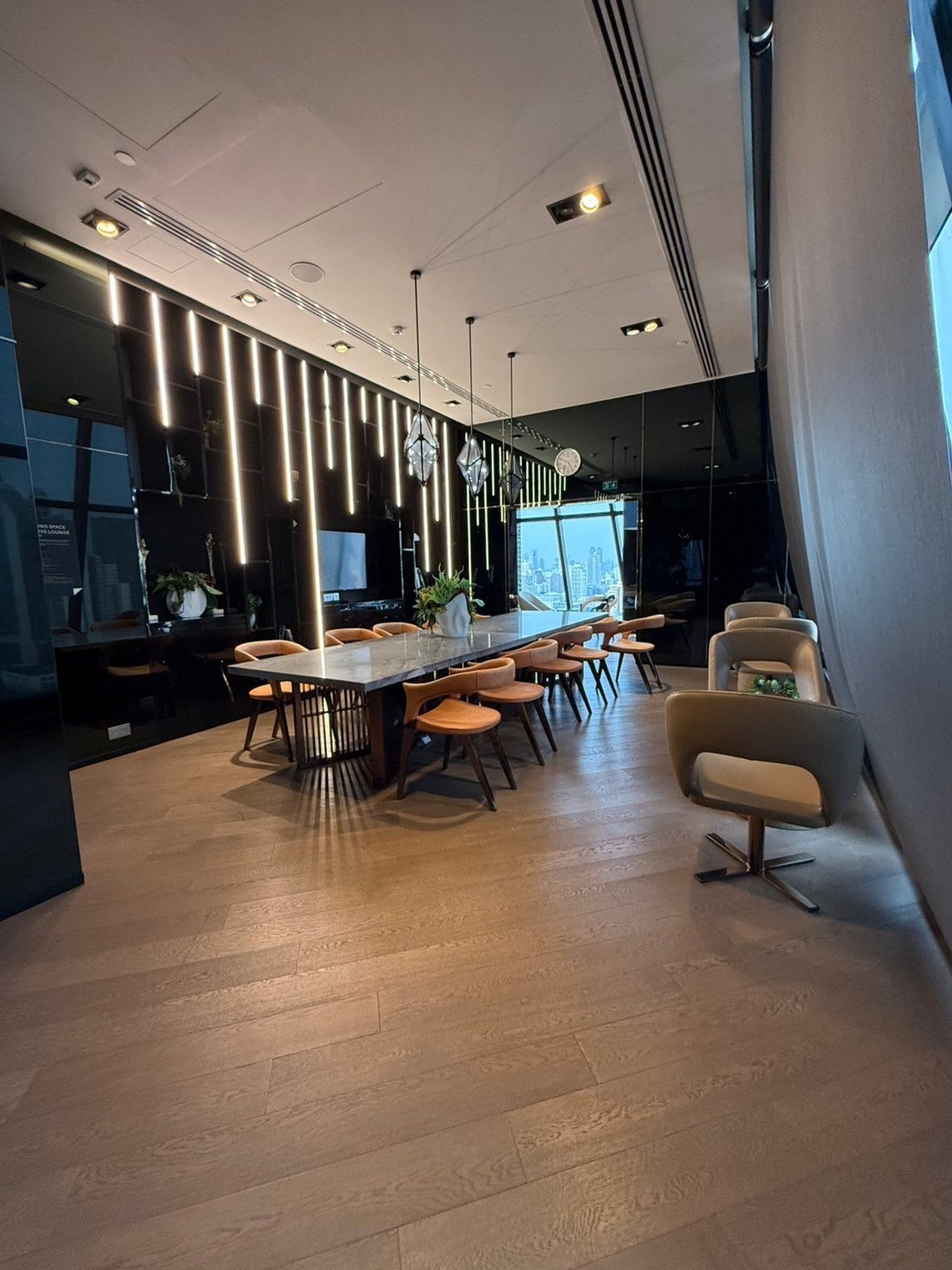 ให้เช่าคอนโดสุขุมวิท อโศก ทองหล่อ : 🔥ให้เช่าด่วน 🔥Ideo Q Sukhumvit 36 ห้องสภาพใหม่ใจกลางทองหล่อ  วิวโล่ง มีอ่างแช่น้ำ เฟอร์นิเจอร์ครบ พร้อมเข้าอยู่ ❗