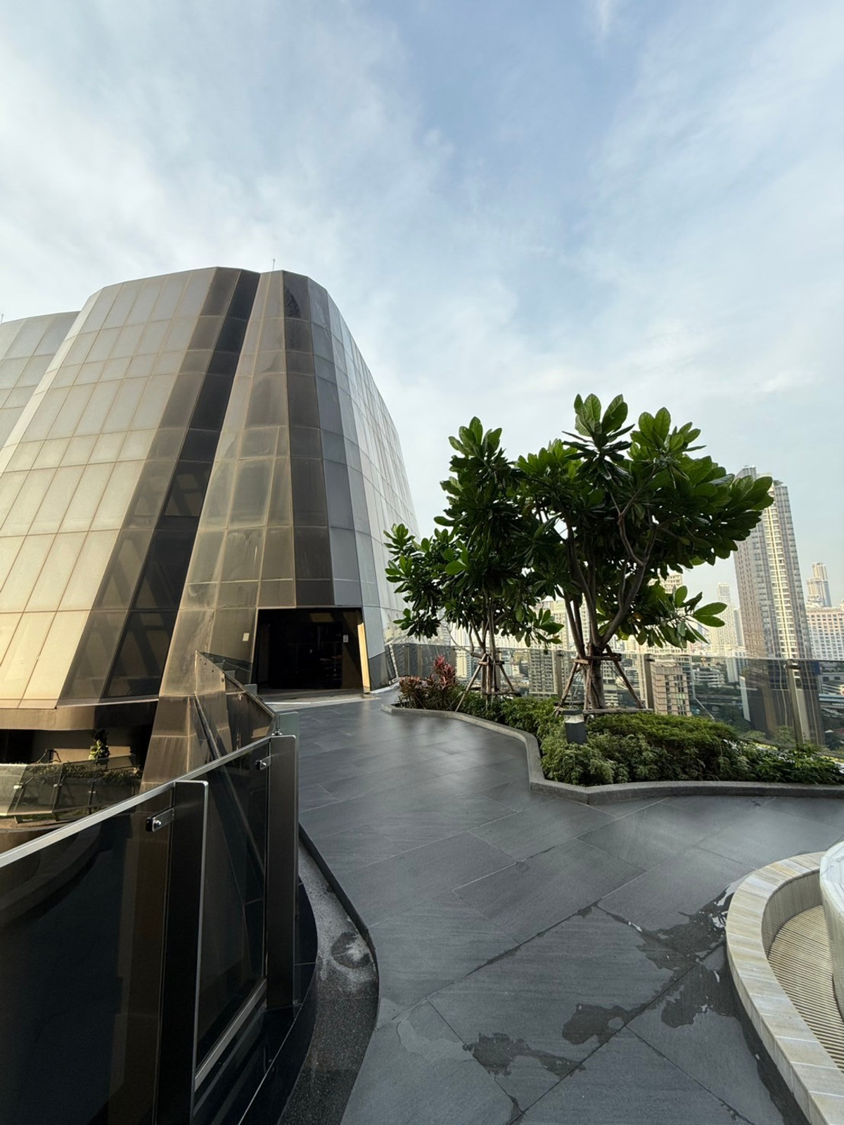 ให้เช่าคอนโดสุขุมวิท อโศก ทองหล่อ : 🔥ให้เช่าด่วน 🔥Ideo Q Sukhumvit 36 ห้องสภาพใหม่ใจกลางทองหล่อ  วิวโล่ง มีอ่างแช่น้ำ เฟอร์นิเจอร์ครบ พร้อมเข้าอยู่ ❗