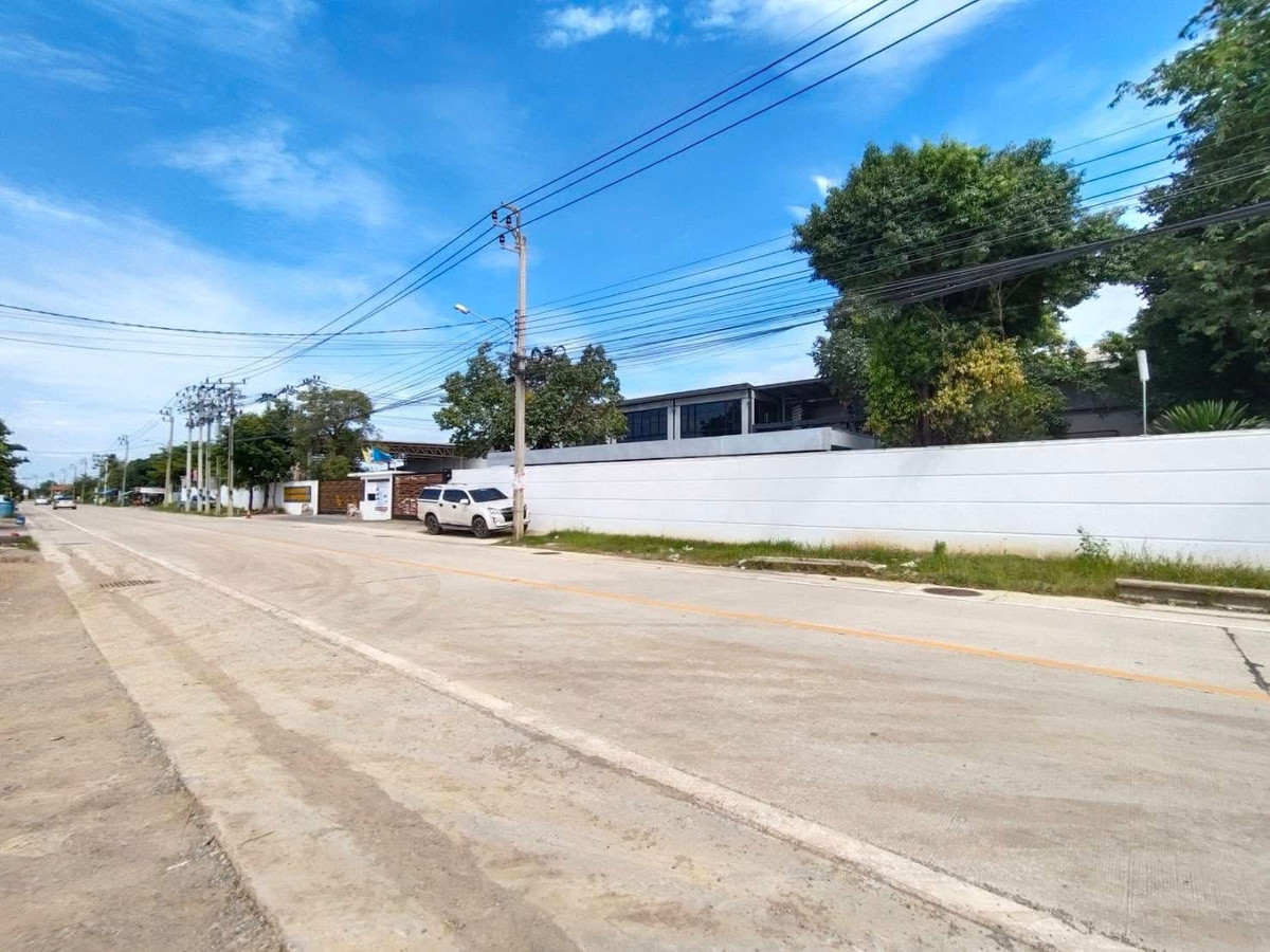 ให้เช่าโรงงานนนทบุรี บางใหญ่ บางบัวทอง : ให้เช่าโรงงาน โกดัง เขตฟรีโซน พื้นที่ใช้สอย 2,480 ตรม. ทำเล คลองข่อย ปากเกร็ด บางบัวทอง พร้อมใบ รง.4  รองรับน้ำหนัก 3,500 กก. / ตารางเมตร 