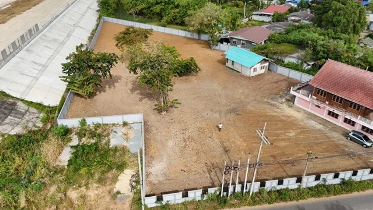 For RentLandKasetsart, Ratchayothin : Land for rent Ayutthaya borders Saraburi. 900 sq.wa. approx. 3600 sq.m 19,999 B-M. Green zone area