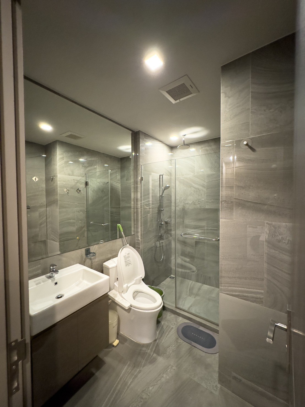 ให้เช่าคอนโดอารีย์ อนุสาวรีย์ : Ideo Q Victory: 47 ตร.ม ชั้น 37(2 ห้องนอน ) ติด BTS ที่ อนุสาวรีย์ชัยฯ ห้องสวย ตรงข้ามรพ.ราชวิถี ม.มหิดล เดินไปรางน้ำ ของกินเยอะมากกก @ไอดีโอ คิว วิคตอรี