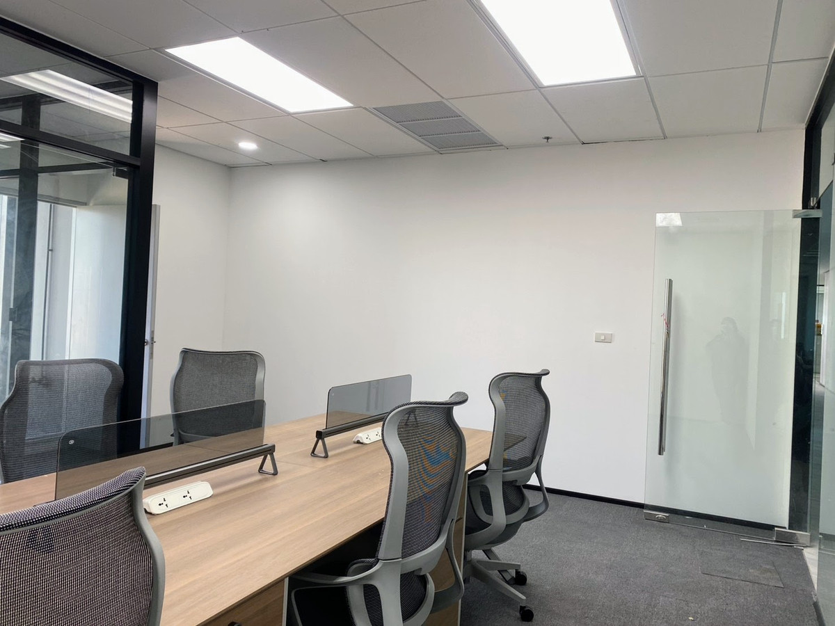 For RentOfficeRama9, Petchburi, RCA : WoKii @V One Tower 45sqm Service Office For RENT Fully Furnished Ready to Move Near MRT Phraram 9 Central Rama 9 Pra Ram 9 Hospital