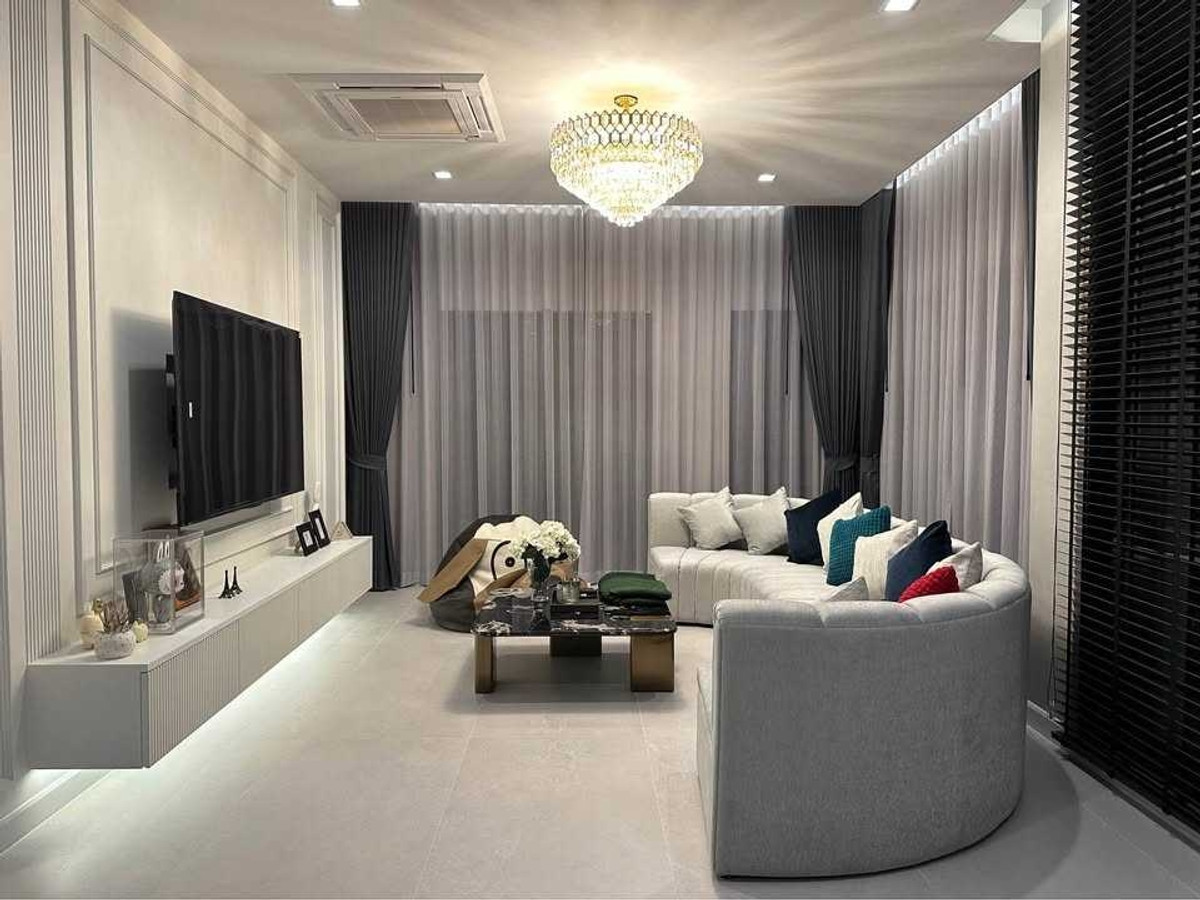 ให้เช่าบ้านลาดกระบัง สุวรรณภูมิ : ให้เช่าบ้าน แกรนด์บางกอก บูเลอวาร์ด - กรุงเทพกรีฑา