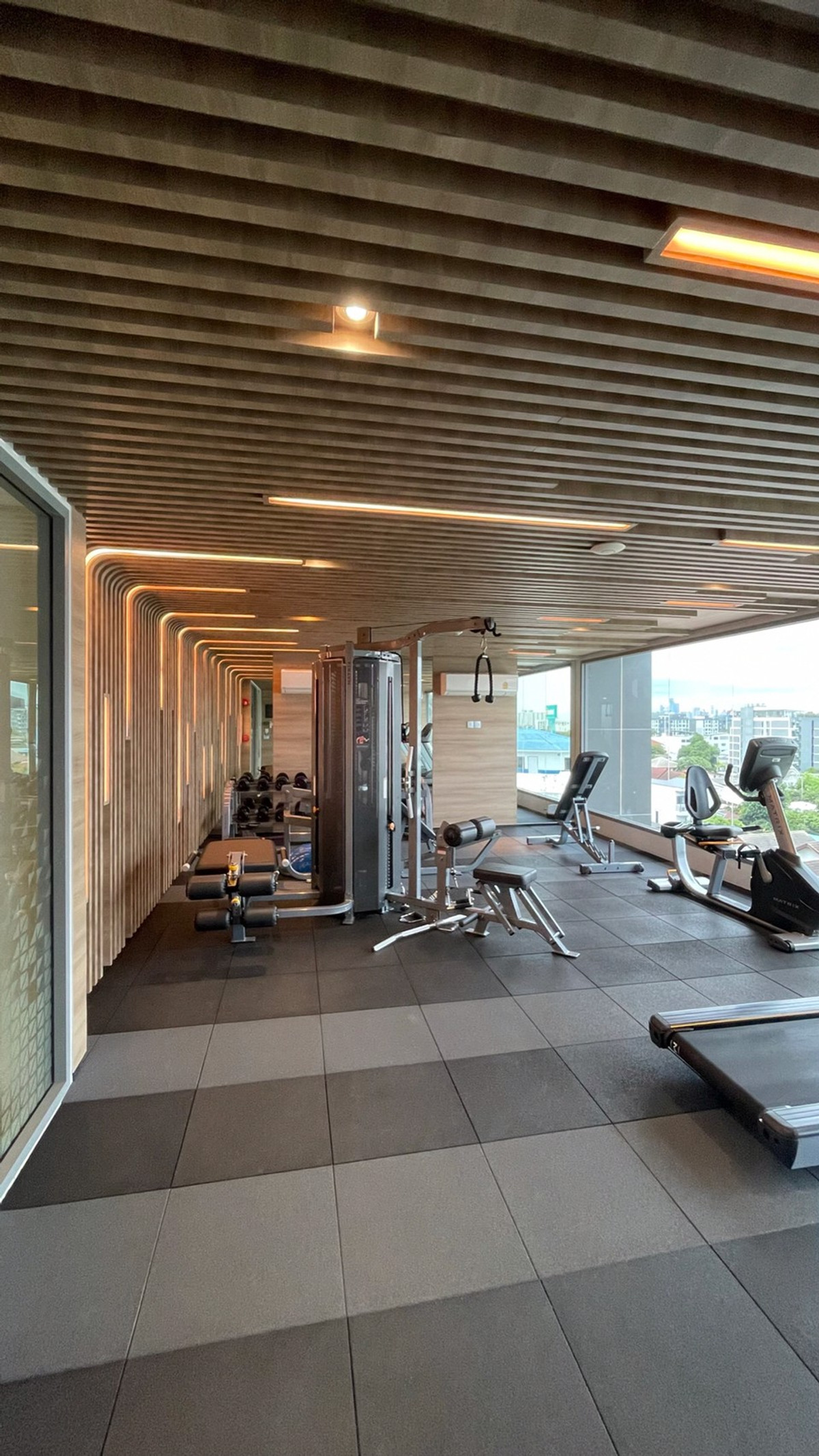 For RentCondoOnnut, Udomsuk : Sign Condo Sukhumvit 50, beautiful corner room, fully furnished, ready to move in. There is a shuttle to BTS.