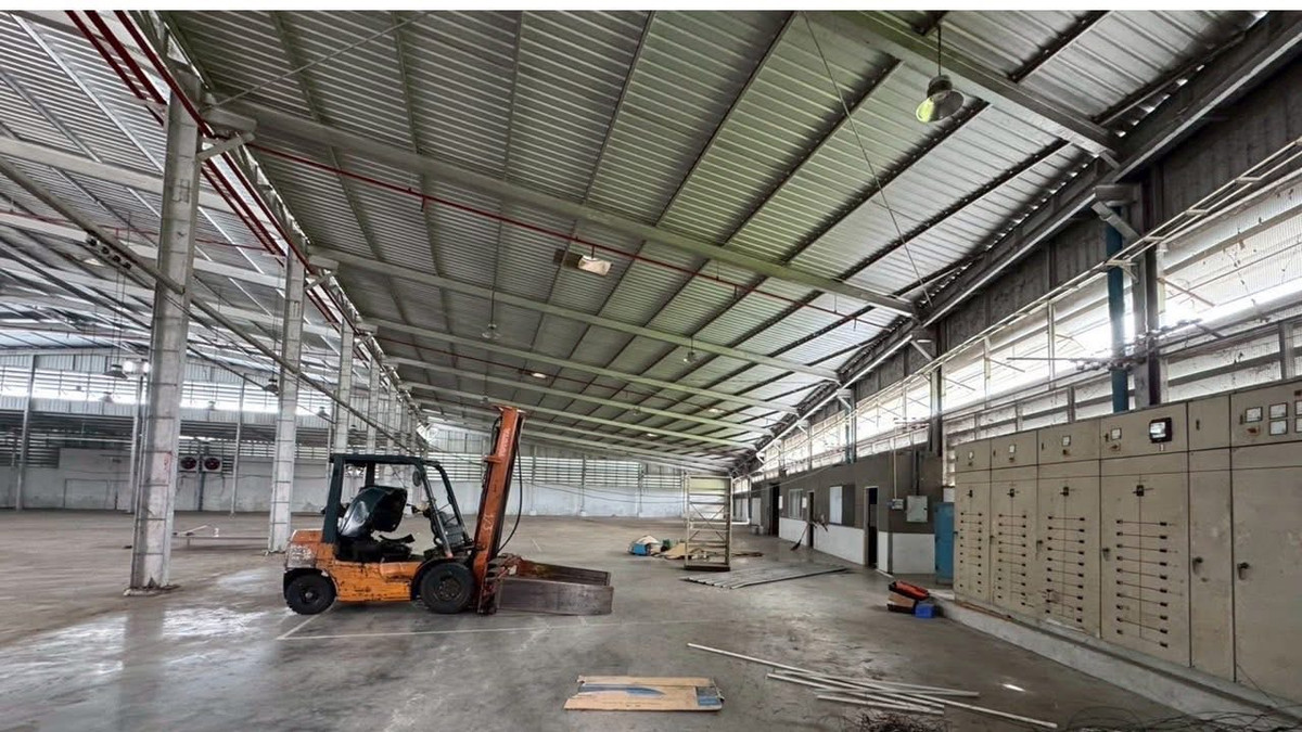 ให้เช่าโรงงานนนทบุรี บางใหญ่ บางบัวทอง : ให้เช่าโรงงาน โกดัง เขตฟรีโซน พื้นที่ใช้สอย 2,480 ตรม. ทำเล คลองข่อย ปากเกร็ด บางบัวทอง พร้อมใบ รง.4  รองรับน้ำหนัก 3,500 กก. / ตารางเมตร 