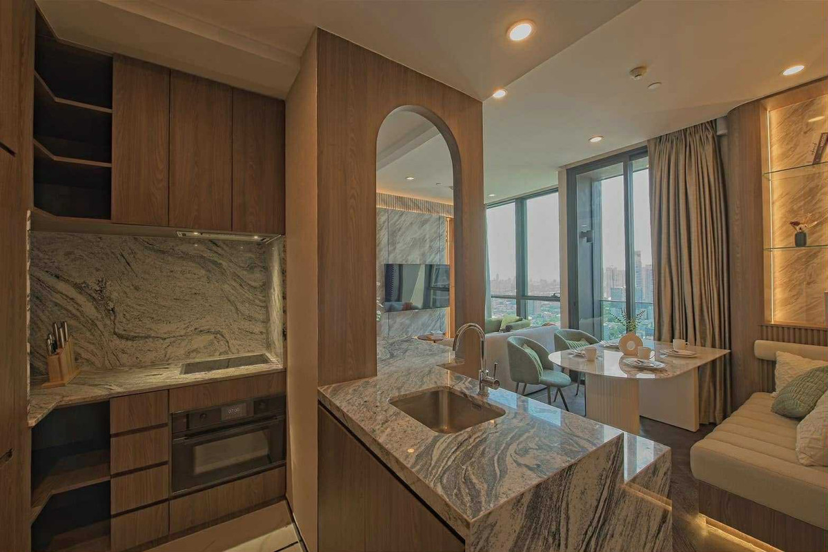 CondoSukhumvit, Asoke, Thonglor : Condo The ESSE Sukhumvit 36, convenient travel, near BTS, there is a shuttle, beautiful room, fully furnished, ready to move in!