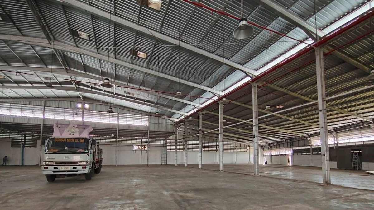 ให้เช่าโรงงานนนทบุรี บางใหญ่ บางบัวทอง : ให้เช่าโรงงาน โกดัง เขตฟรีโซน พื้นที่ใช้สอย 2,480 ตรม. ทำเล คลองข่อย ปากเกร็ด บางบัวทอง พร้อมใบ รง.4  รองรับน้ำหนัก 3,500 กก. / ตารางเมตร 