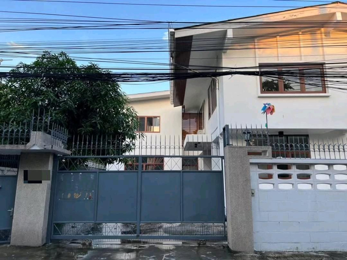 For RentHouseLadprao, Central Ladprao : ให้เช่าบ้านเดี่ยว2ชั้น  6 ห้องนอน 7 ห้องน้ำ แอร์ 8 ตัว แบ่งโซนอยู่อาศัยและทำงาน ทำเลจตุจักร ใกล้เซนทรัลลาดพร้าว