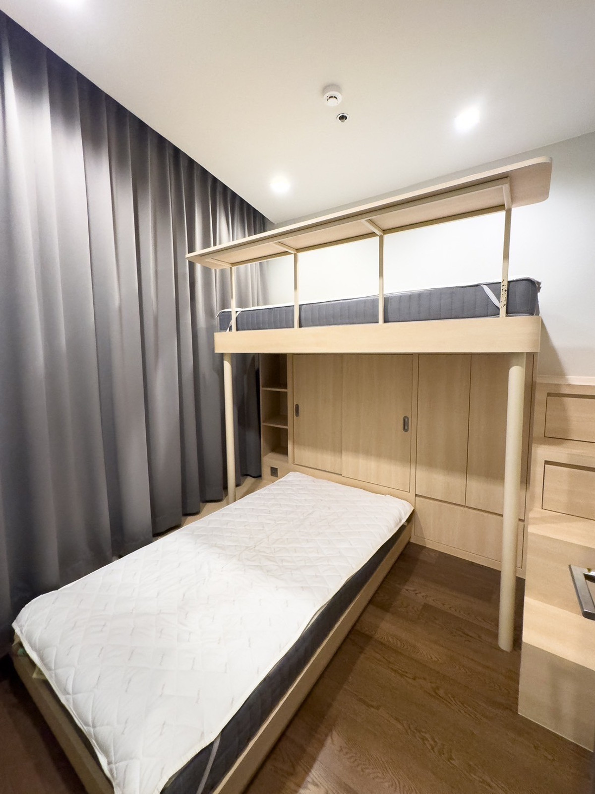 ให้เช่าคอนโดอารีย์ อนุสาวรีย์ : Ideo Q Victory: 47 ตร.ม ชั้น 37(2 ห้องนอน ) ติด BTS ที่ อนุสาวรีย์ชัยฯ ห้องสวย ตรงข้ามรพ.ราชวิถี ม.มหิดล เดินไปรางน้ำ ของกินเยอะมากกก @ไอดีโอ คิว วิคตอรี