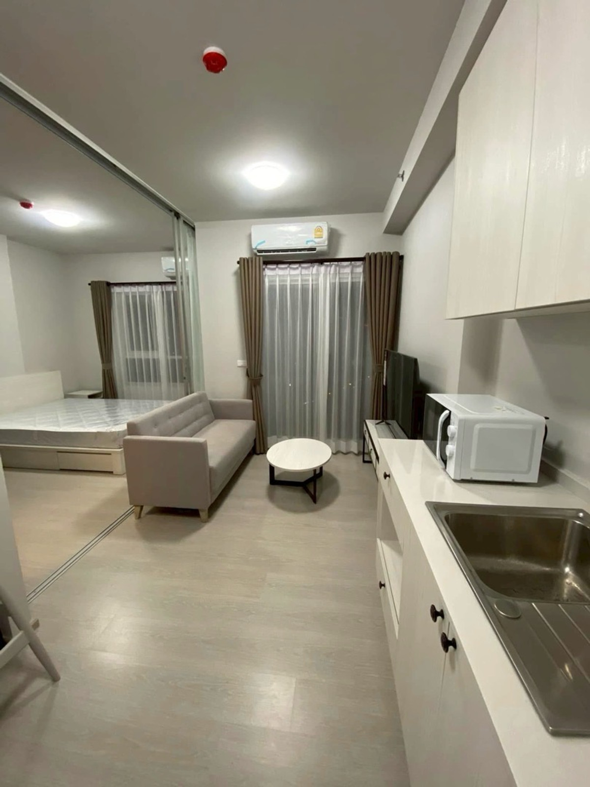 ให้เช่าคอนโดบางซื่อ วงศ์สว่าง เตาปูน : @condocurator📍ให้เช่า Chapter One Shine Bangpo เฟอร์นิเจอร์ครบ วิวแม่น้ำ [PM4074]