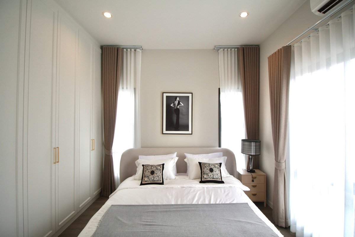 HouseBangna, Bearing, Lasalle : Setthasiri Bangna Km.10 Corner Plot Luxury Home Next to Clubhouse Please call: 082-894-4624