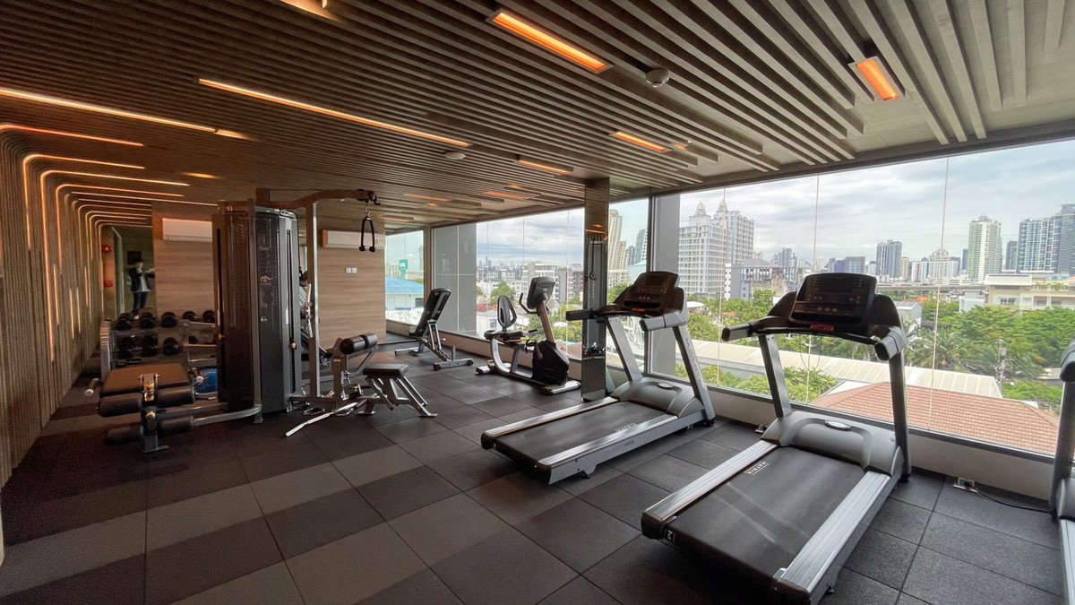 For RentCondoOnnut, Udomsuk : Sign Condo Sukhumvit 50, beautiful corner room, fully furnished, ready to move in. There is a shuttle to BTS.