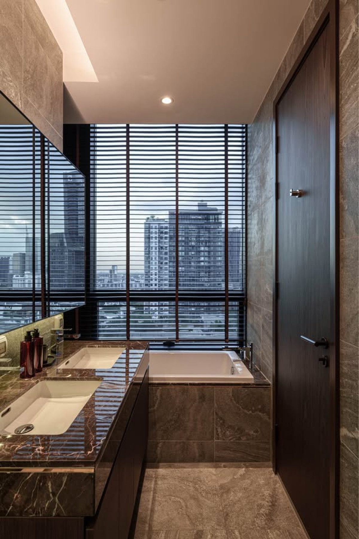 For RentCondoSukhumvit, Asoke, Thonglor : 2 bedrooms, beautiful view at The ESSE Sukhumvit 36, Contact 062-496-6454