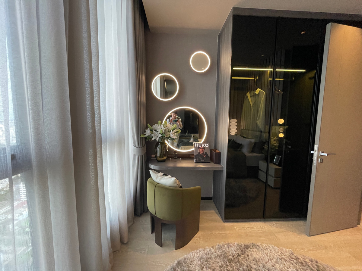 For SaleCondoSukhumvit, Asoke, Thonglor : Condo for sale, best price! Hyde Heritage Thonglor, 36th floor, beautiful view, north, panoramic city view, 3 bedrooms, fully furnished, ready to move in, usable area 136 sq m. Super Luxury Condo, next to Sukhumvit, near BTS Thonglor.