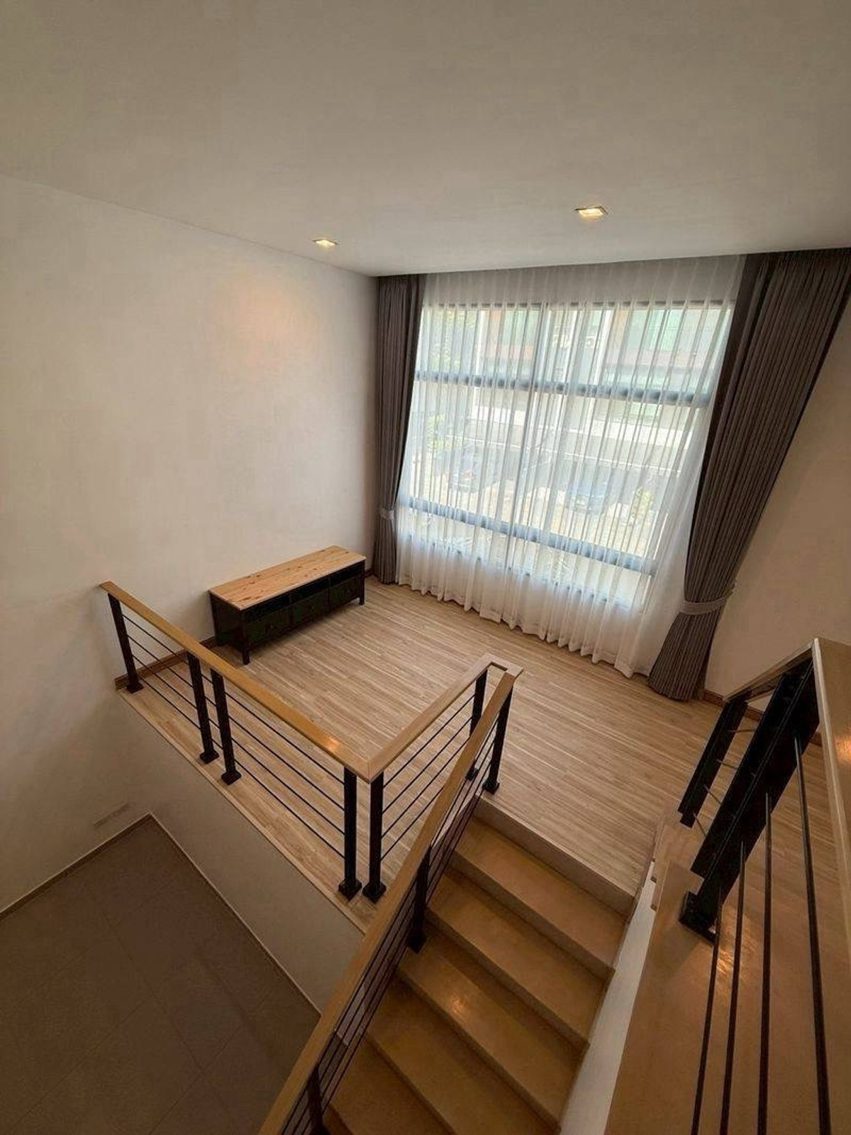 ให้เช่าทาวน์โฮมพัฒนาการ ศรีนครินทร์ : ให้เช่าอาร์เด้น พัฒนาการ ทาวน์โฮม 
เดินทางสะดวก ใกล้ BTS อ่อนนุช ใกล้ทางด่วนพัฒนาการ