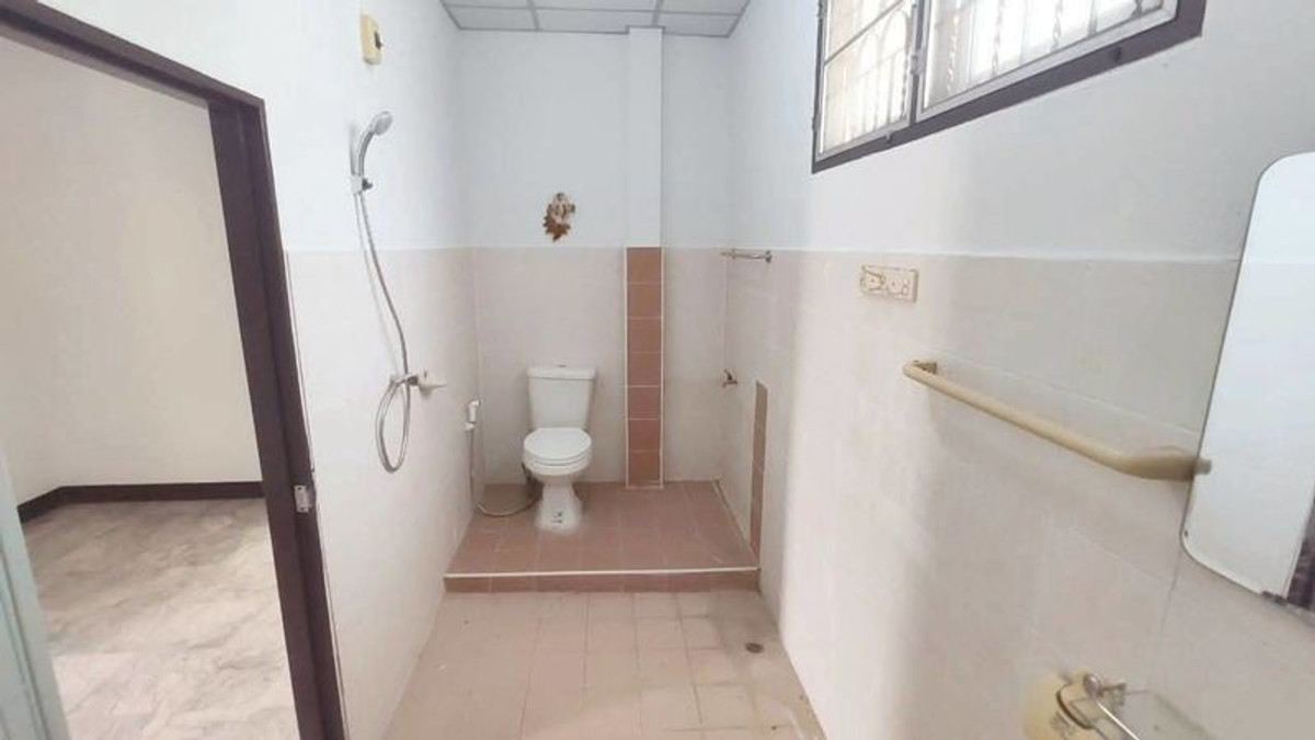 HouseNakhon Nayok : For rent, one-story house in Nakhon Nayok, near Chulachomklao Royal Military Academy (C.P.R.), vacation home style, 74 sq m., located before the waterfall, Phrommani Subdistrict, Mueang District, size 3 bedrooms, 2 bathrooms.