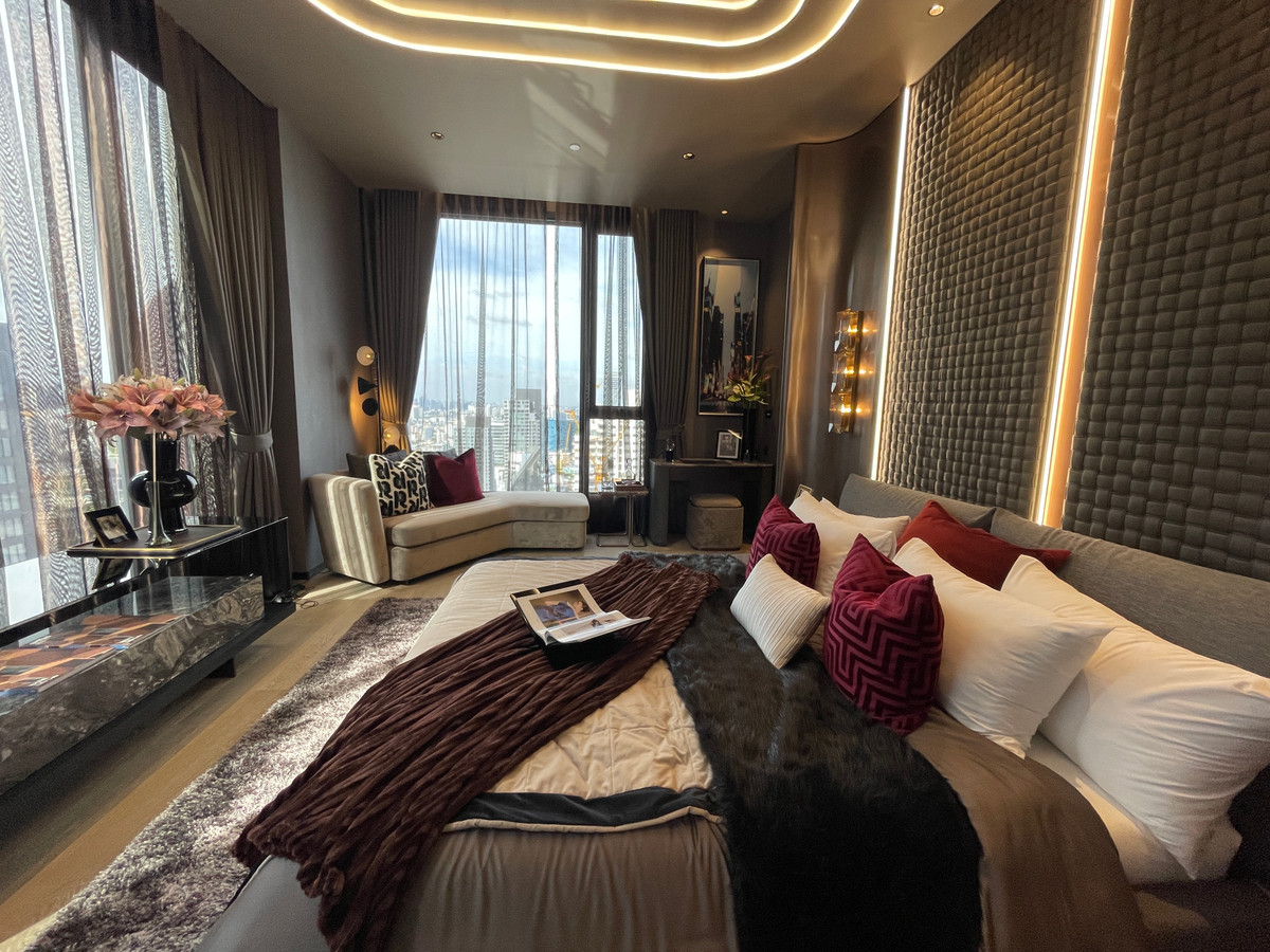 For SaleCondoSukhumvit, Asoke, Thonglor : Condo for sale, best price! Hyde Heritage Thonglor, 36th floor, beautiful view, north, panoramic city view, 3 bedrooms, fully furnished, ready to move in, usable area 136 sq m. Super Luxury Condo, next to Sukhumvit, near BTS Thonglor.