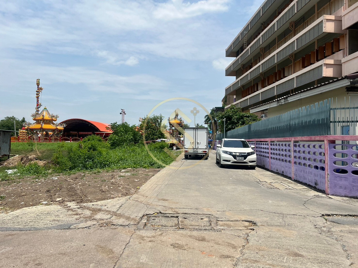 ให้เช่าที่ดินเสรีไทย-นิด้า : ให้เช่าด่วน ที่ดินในซอยเสรีไทย 50 เเยก 3 ที่ดินเปล่า  2 ไร่ 33 ตรว. ติดคลองยาวบรรยากาศดี ใกล้ท่าเรือหลอแหล ติดโรงเรียนคันนายาว