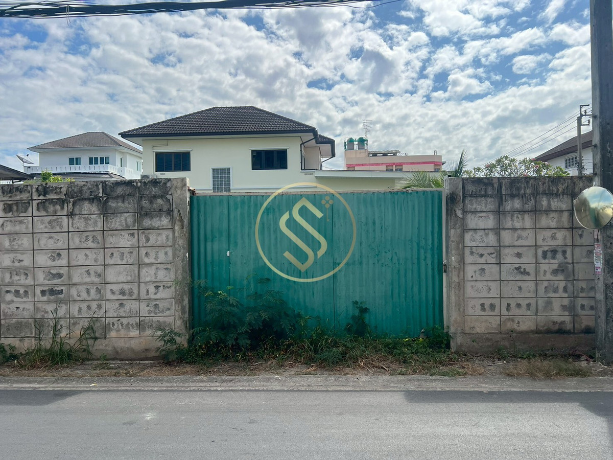 ให้เช่าที่ดินเกษตรศาสตร์ รัชโยธิน : ให้เช่าที่ดินในซอยพหลโยธิน30 เเยก2 แปลงมุม  ใกล้ BTS รัชโยธินเพียง 400 เมตร 145 ตารางวา 45,000 บาทต่อเดือน