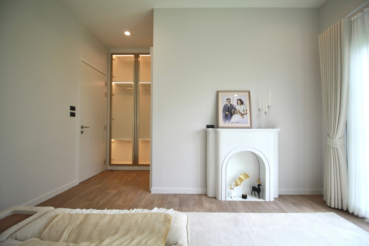 HouseBangna, Bearing, Lasalle : Setthasiri Bangna Km.10 Corner Plot Luxury Home Next to Clubhouse Please call: 082-894-4624