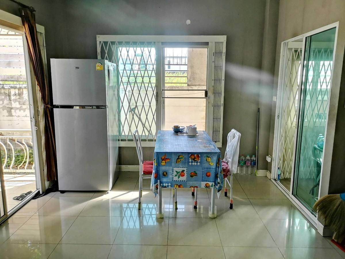 For RentHouseMin Buri, Romklao : Single house for rent, Perfect Park Suvarnabhumi, near Big C Romklao, just 4 minutes.