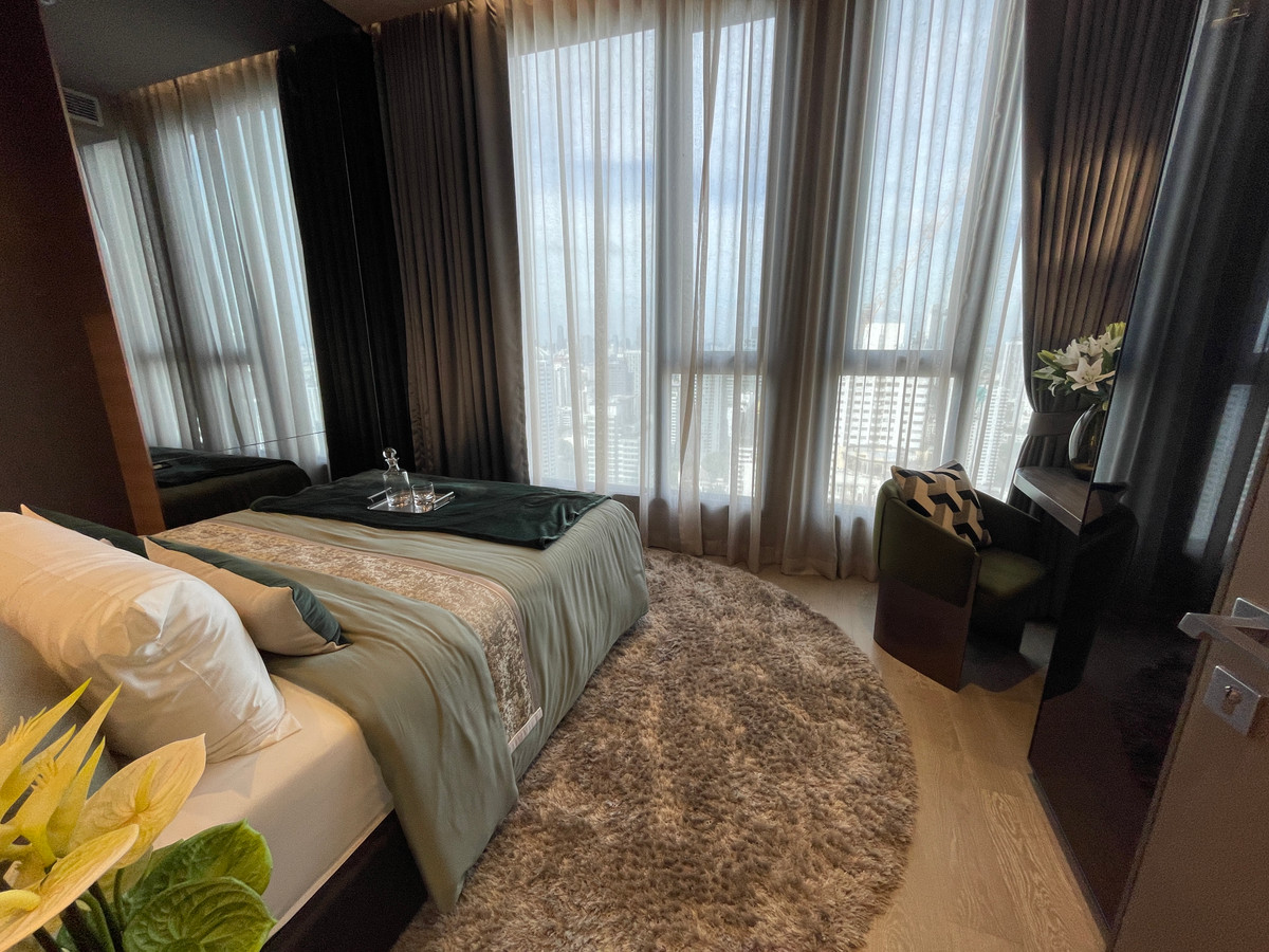 For SaleCondoSukhumvit, Asoke, Thonglor : Condo for sale, best price! Hyde Heritage Thonglor, 36th floor, beautiful view, north, panoramic city view, 3 bedrooms, fully furnished, ready to move in, usable area 136 sq m. Super Luxury Condo, next to Sukhumvit, near BTS Thonglor.