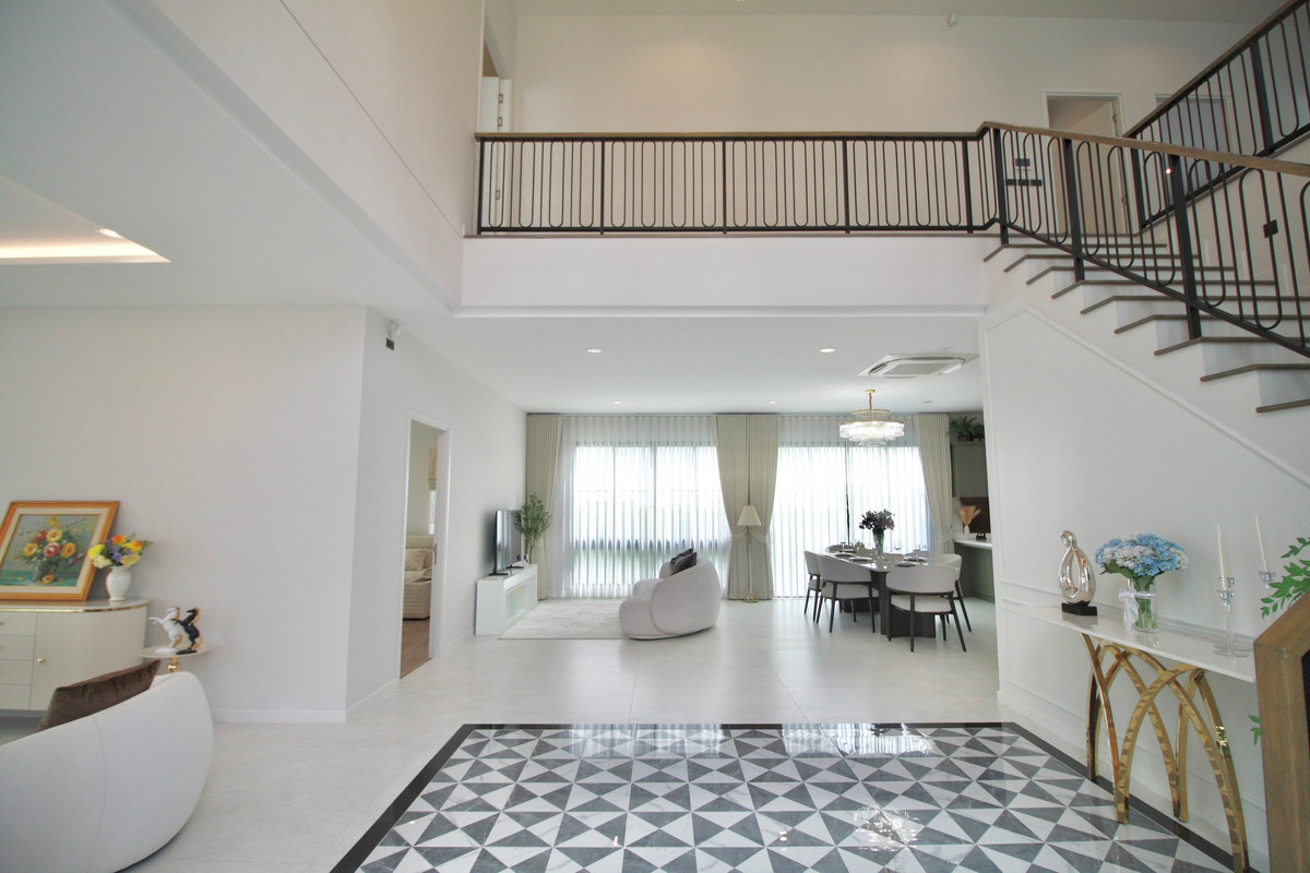 HouseBangna, Bearing, Lasalle : Setthasiri Bangna Km.10 Corner Plot Luxury Home Next to Clubhouse Please call: 082-894-4624