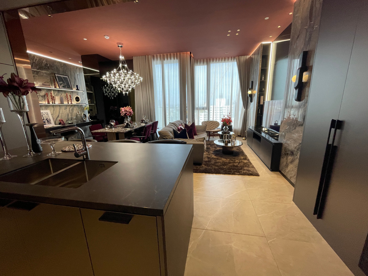 ขายคอนโดสุขุมวิท อโศก ทองหล่อ : ขายคอนโด ราคาดีที่สุด! Hyde Heritage Thonglor ชั้น 36 วิวสวย ทิศเหนือ วิวเมืองพาโนรามา 3 นอน แต่งครบ พร้อมอยู่ พื้นที่ใช้สอย 136 ตร.ม. คอนโด Super Luxury ติดสุขุมวิท ใกล้ BTS ทองหล่อ