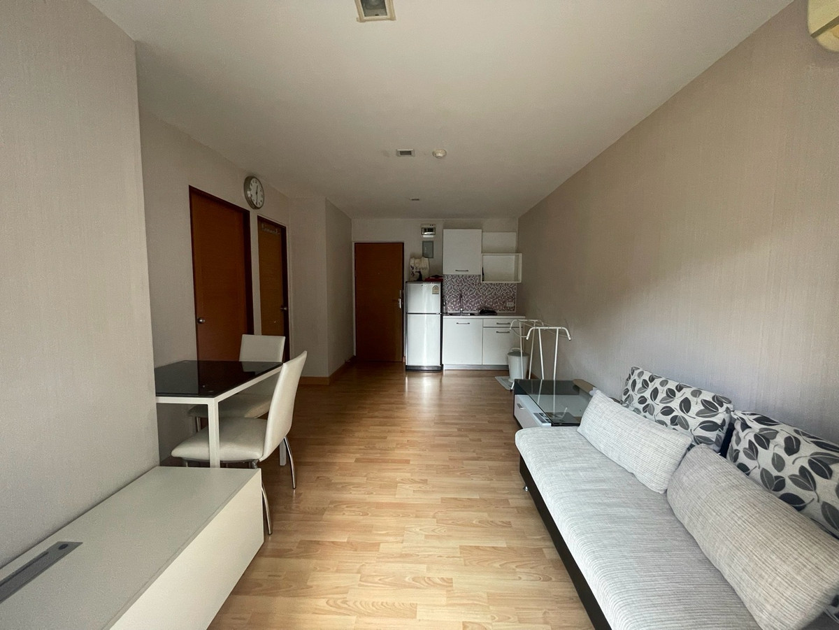 คอนโดเชียงใหม่ : (GBL2351)🔥🏢 ห้องว่างให้เช่า🔥🏢 พร้อมอยู่
ใกล้สนามกอล์ฟ เดินทางสะดวก ติดถนนใหญ่ 
สนใจทักมาคุยรายละเอียดกันก่อนได้นะคะ 

Project name : CASA Condo ช้างเผือก

➡️พื้นที่ 40.04 ตร.ม 
➡️ชั้น 2 ตึก B
➡️1 ห้องนอน 1 ห้องน้ำ 
➡️เตียงนอนพร้อมที่นอน