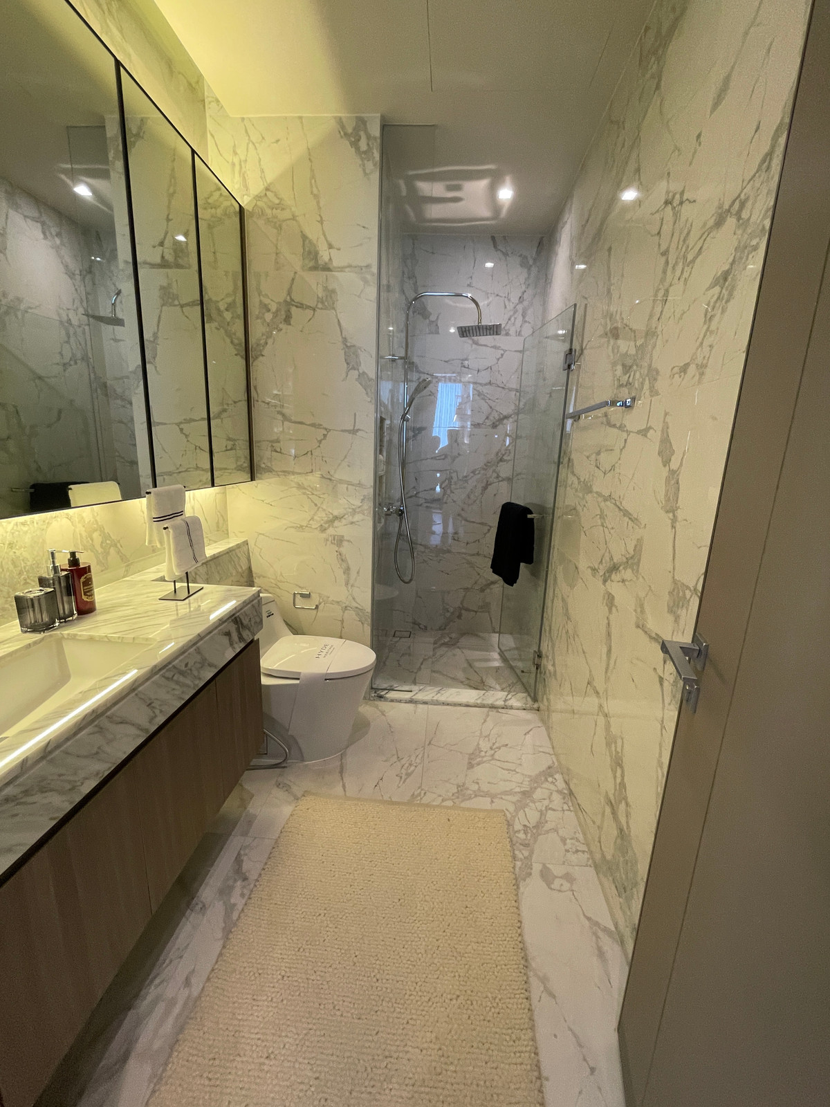 For SaleCondoSukhumvit, Asoke, Thonglor : Condo for sale, best price! Hyde Heritage Thonglor, 36th floor, beautiful view, north, panoramic city view, 3 bedrooms, fully furnished, ready to move in, usable area 136 sq m. Super Luxury Condo, next to Sukhumvit, near BTS Thonglor.